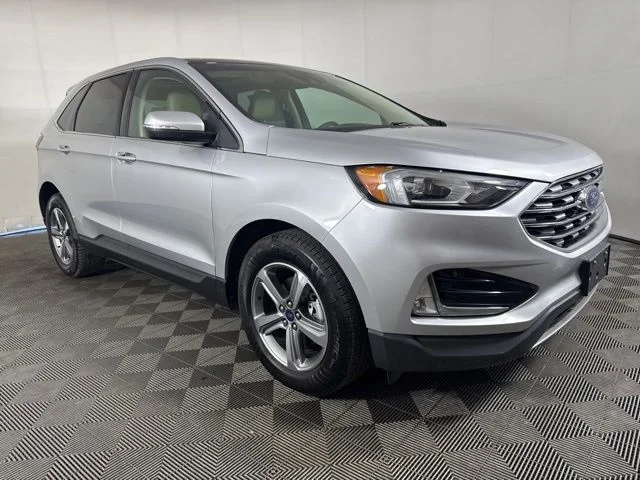 2019 Ford Edge SEL's photo