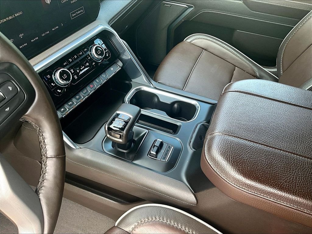 Used 2024 White GMC Denali image 20