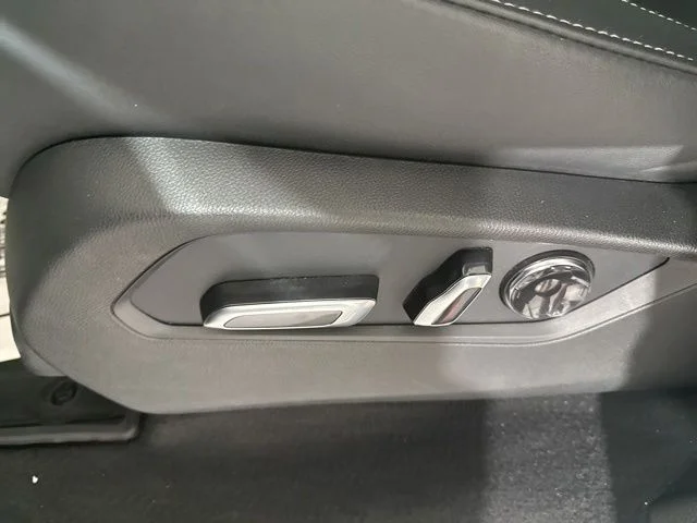 Used 2022 Black Acura Technology image 20