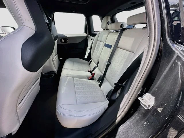 New 2026 Black MINI Signature Plus image 18