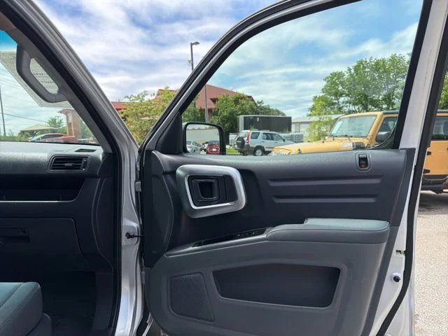 Used 2007 Silver Honda RTX image 26