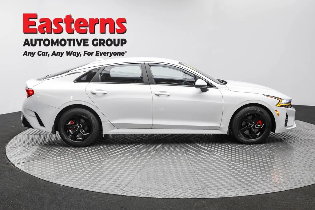 Used 2023 White Kia LXS image 4