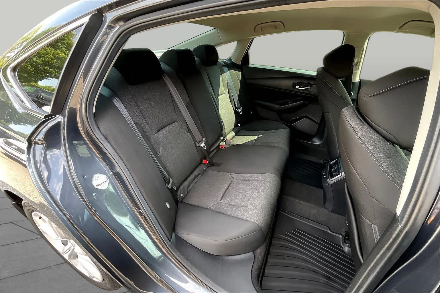 Used 2025 Meteorite Gray Metallic Honda LX image 19