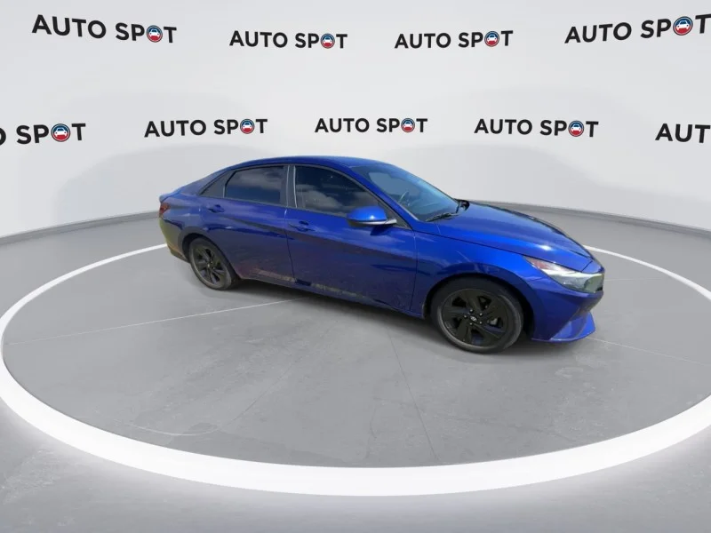 Used 2023 Blue Hyundai SEL image 4