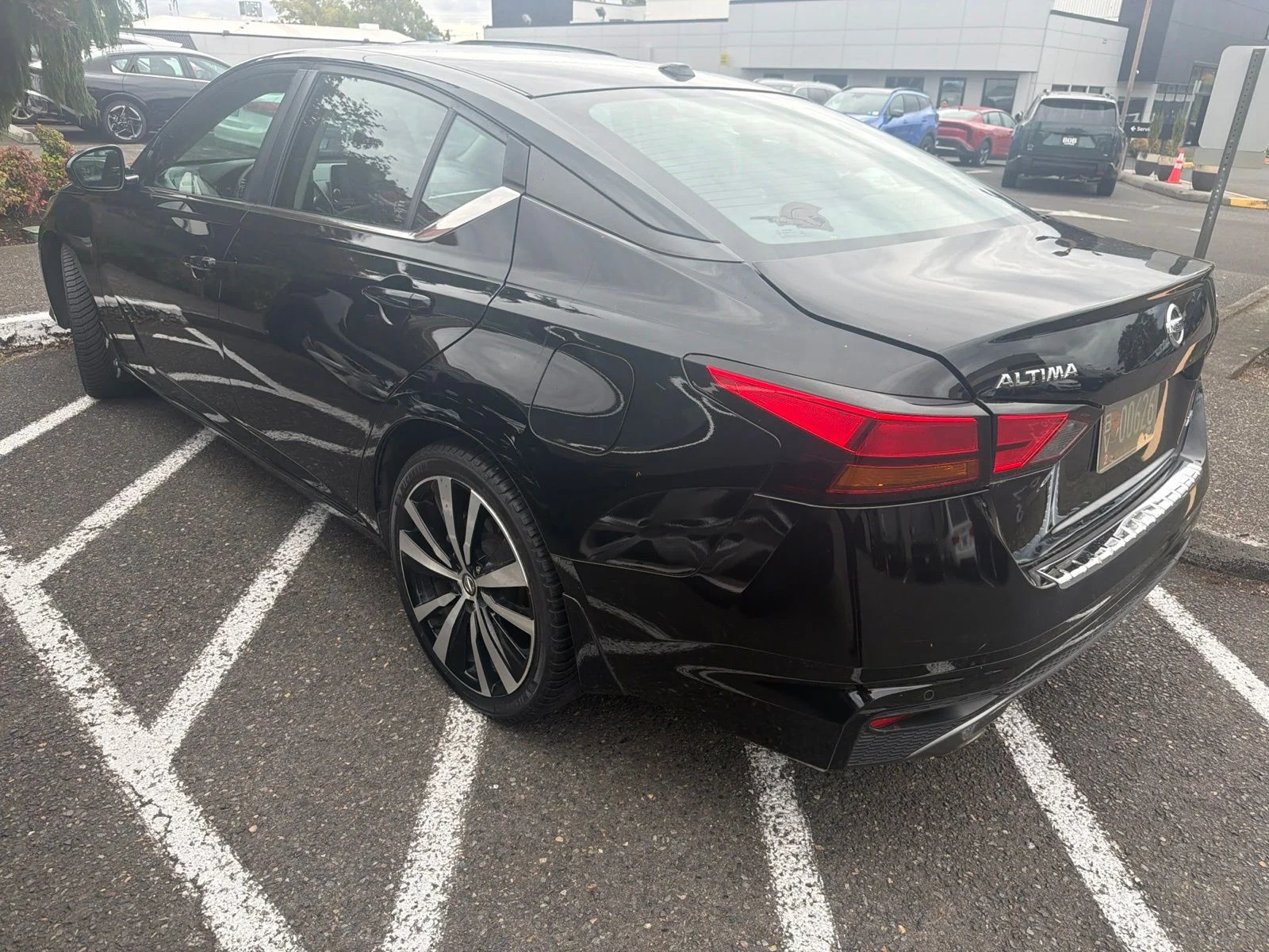 Used 2020 Super Black Nissan 2.5 SR image 2