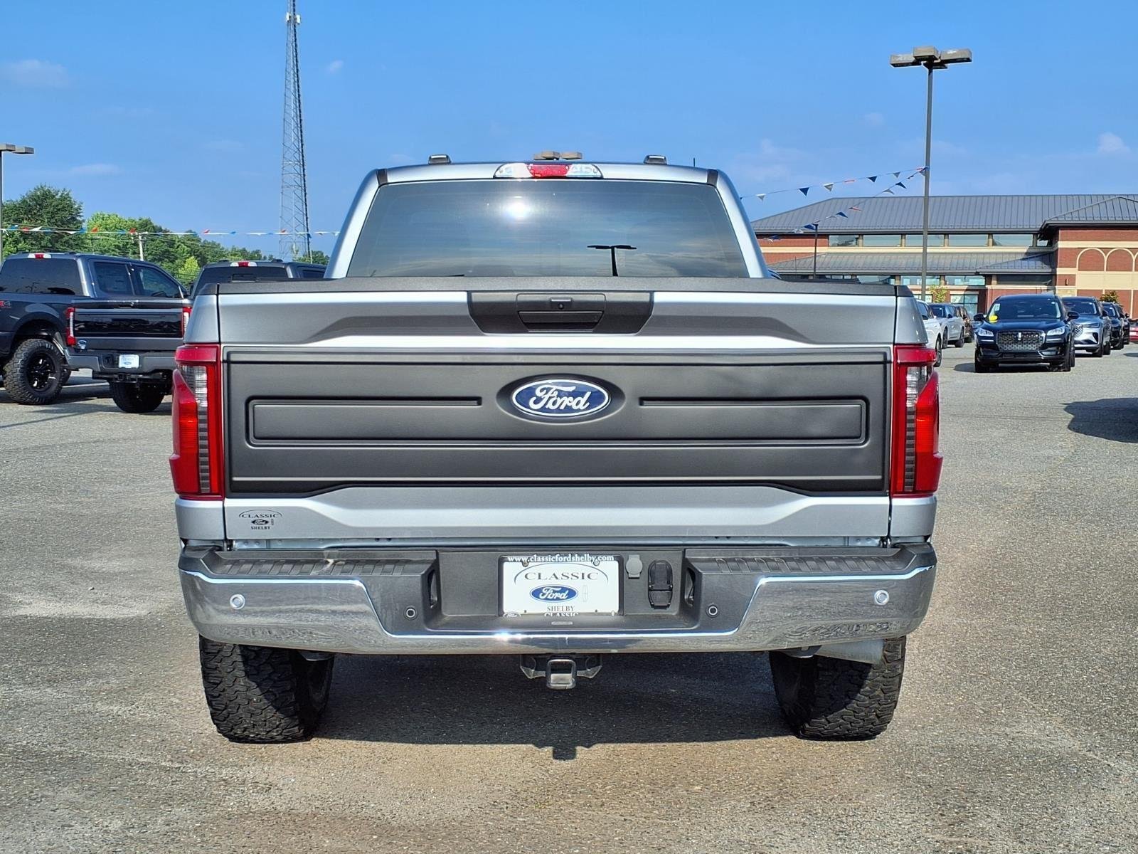 Used 2024 Iconic Silver Metallic Ford XL image 9
