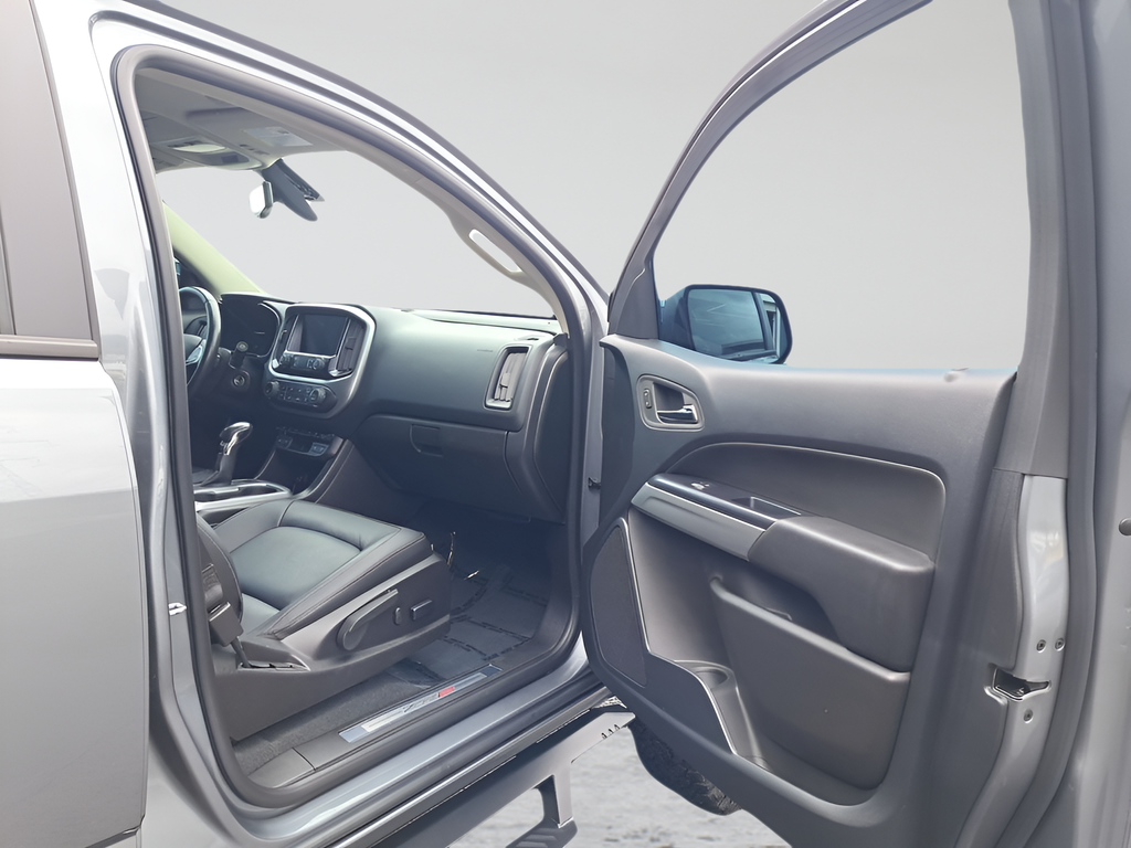 Used 2022 Gray Chevrolet ZR2 image 15