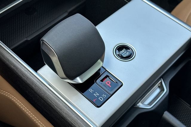 New 2026  Land Rover SE image 20