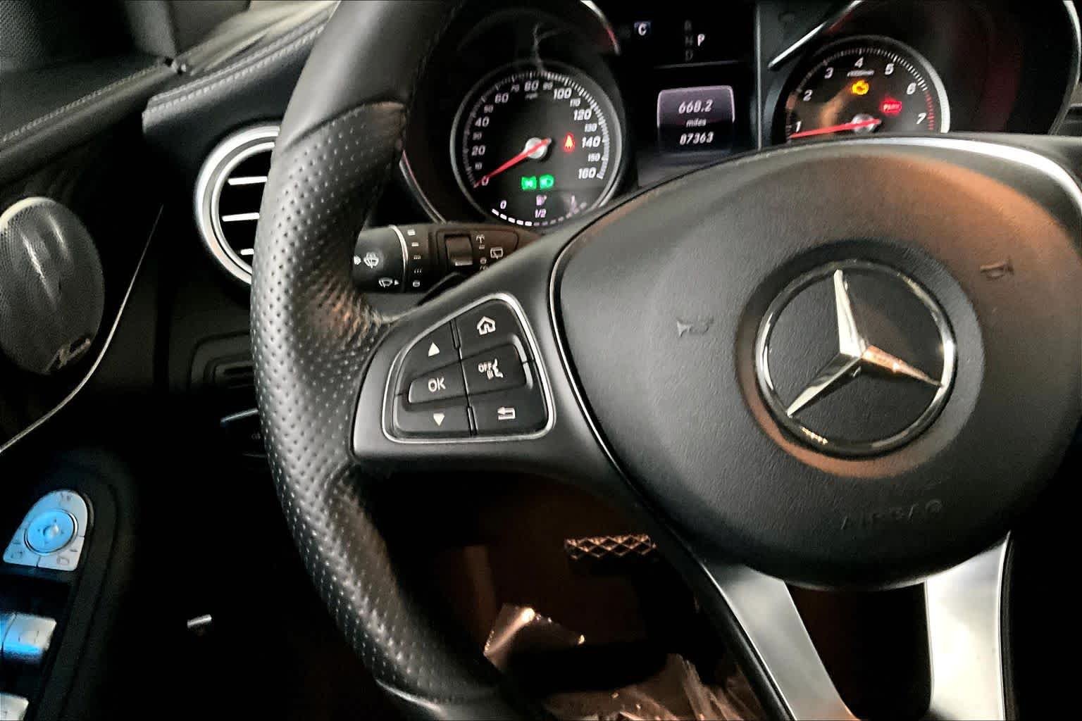 Used 2017 Polar White Mercedes-Benz GLC 300 image 24