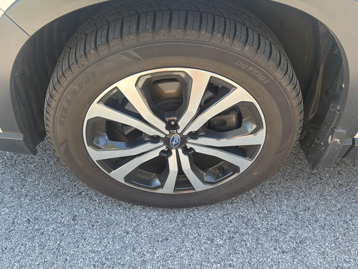 Used 2019 Crystal White Pearl Subaru Limited image 9