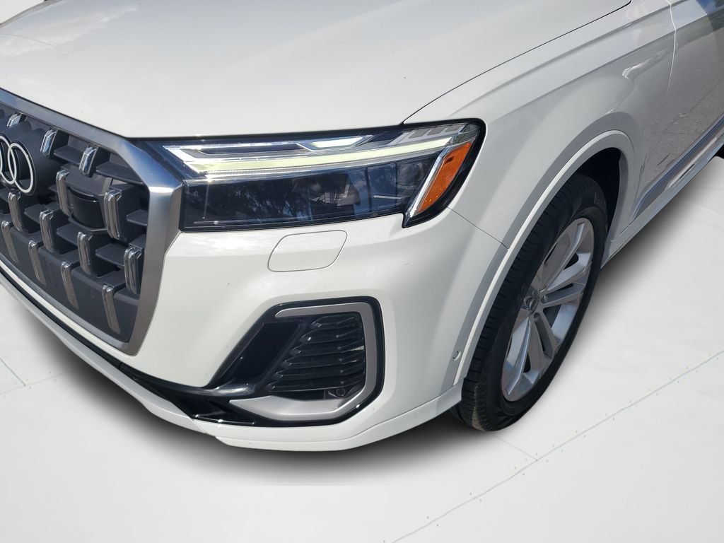 Used 2025  Audi 55 Premium Plus image 26