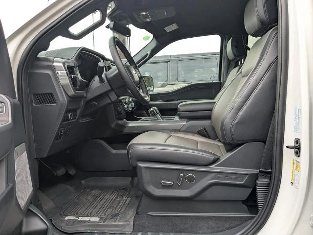 New 2025 Star White Metallic Tri-Coat Ford Lariat image 44