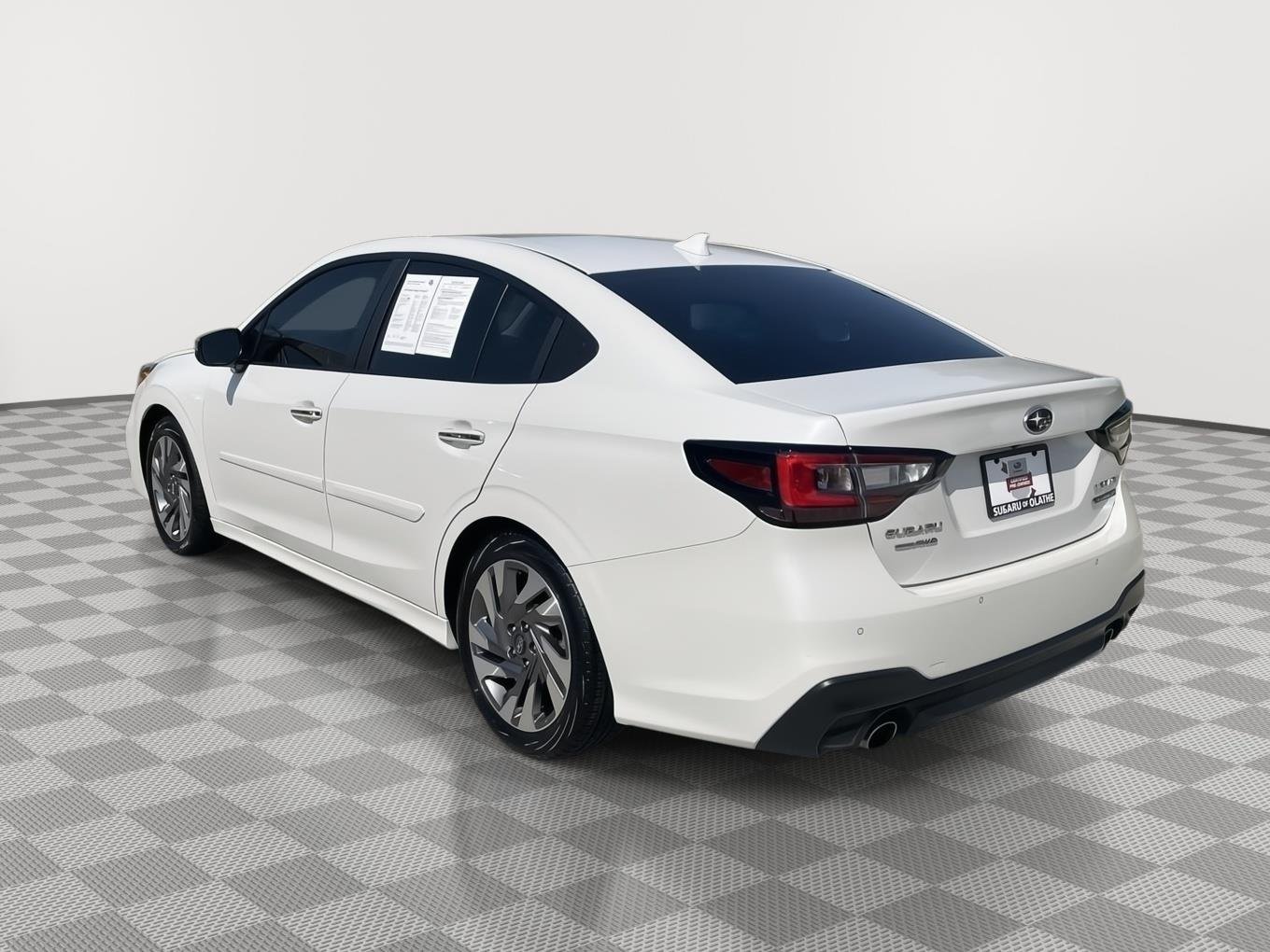 Used 2025 Crystal White Pearl Subaru Touring XT image 13
