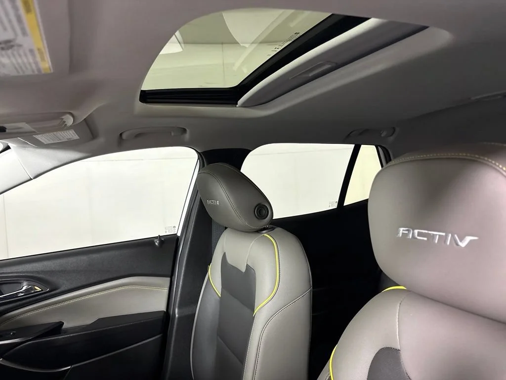 New 2026 Summit White Chevrolet ACTIV image 39