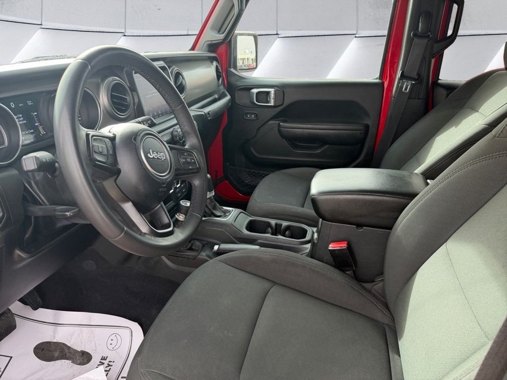 Used 2023 Red Jeep Sport S image 9
