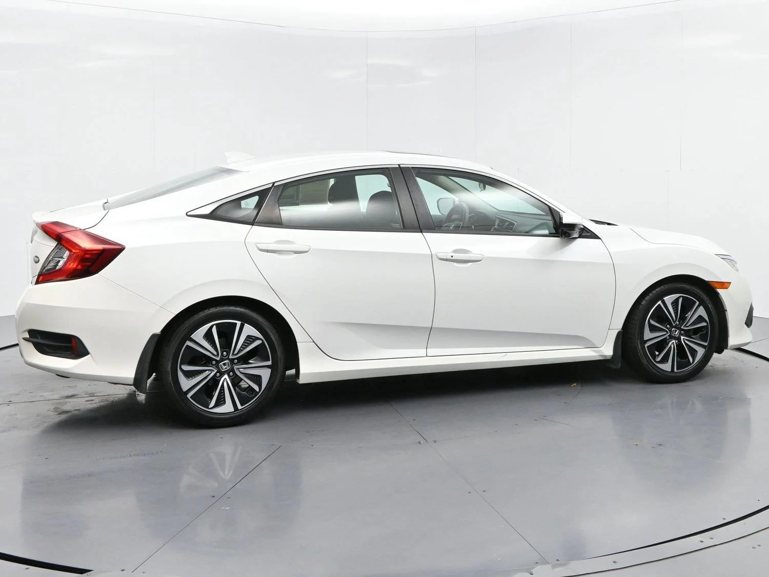Used 2017 White Orchid Pearl Honda EX-T image 8