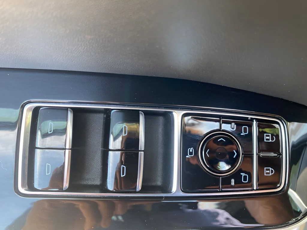 Used 2025 Crystal White Tricoat Cadillac Sport Platinum image 10