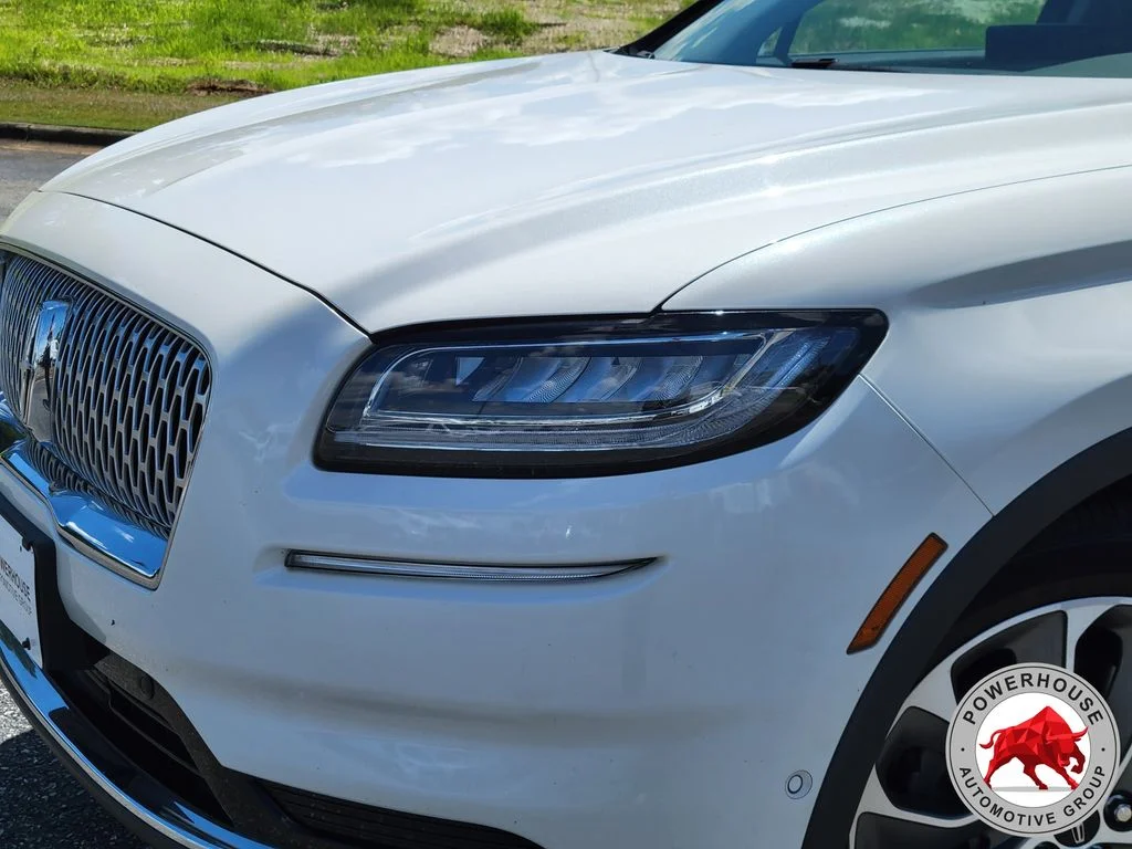 Used 2022 White Lincoln Reserve image 10