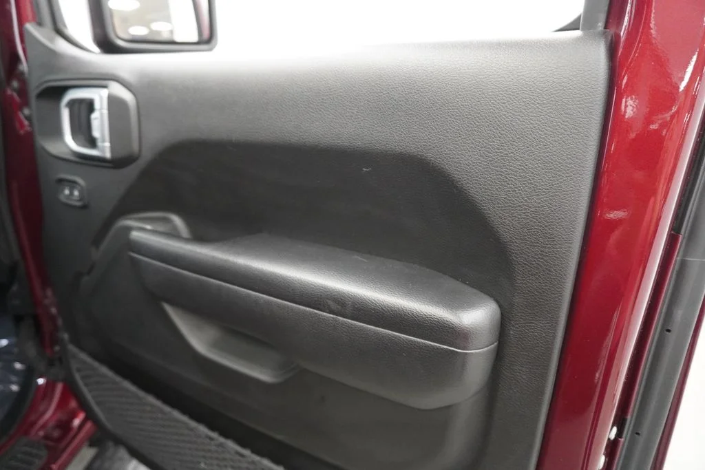 Used 2021  Jeep Unlimited Sport S image 32