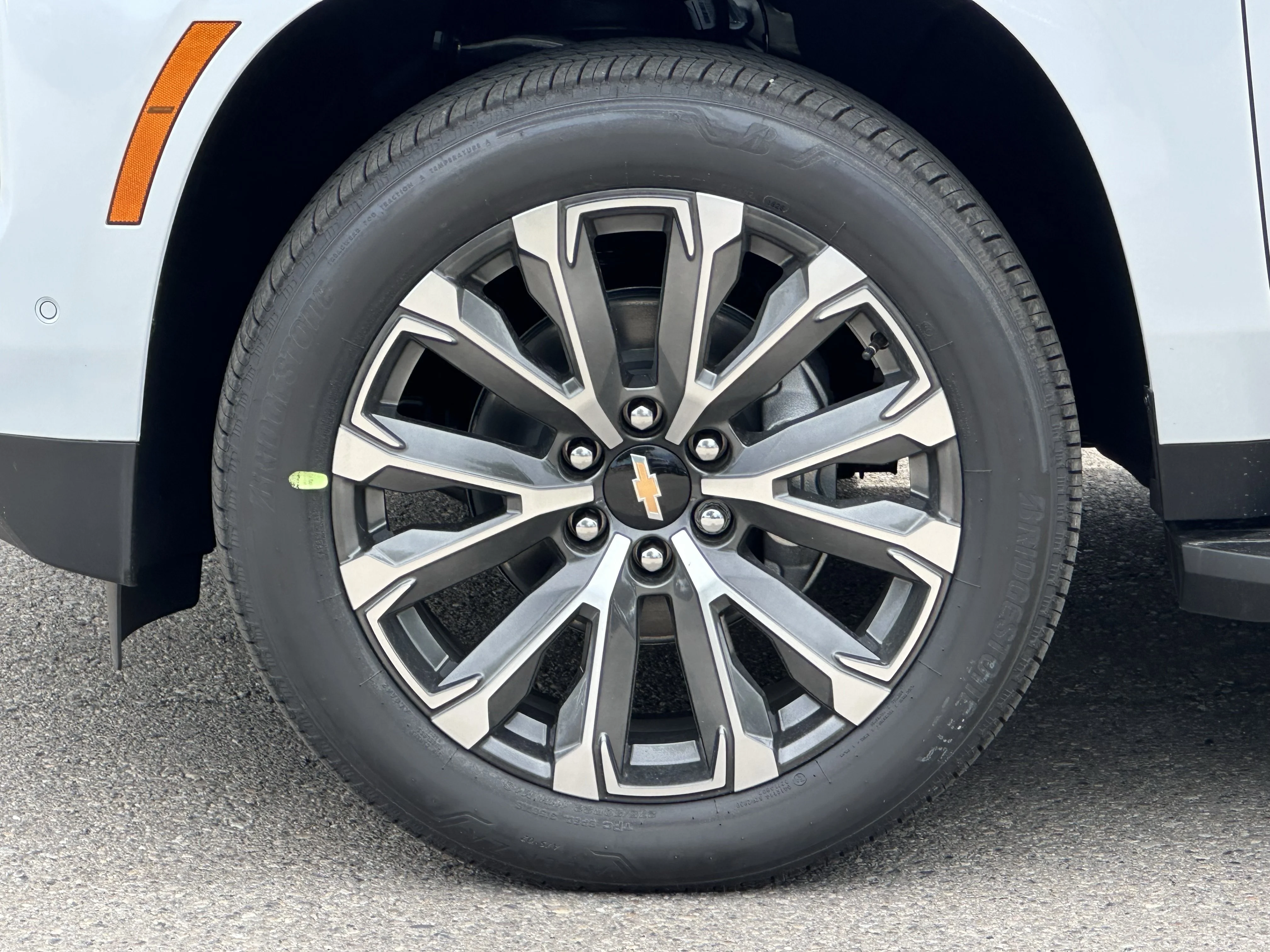 New 2026 Polar White Tricoat Chevrolet High Country image 6