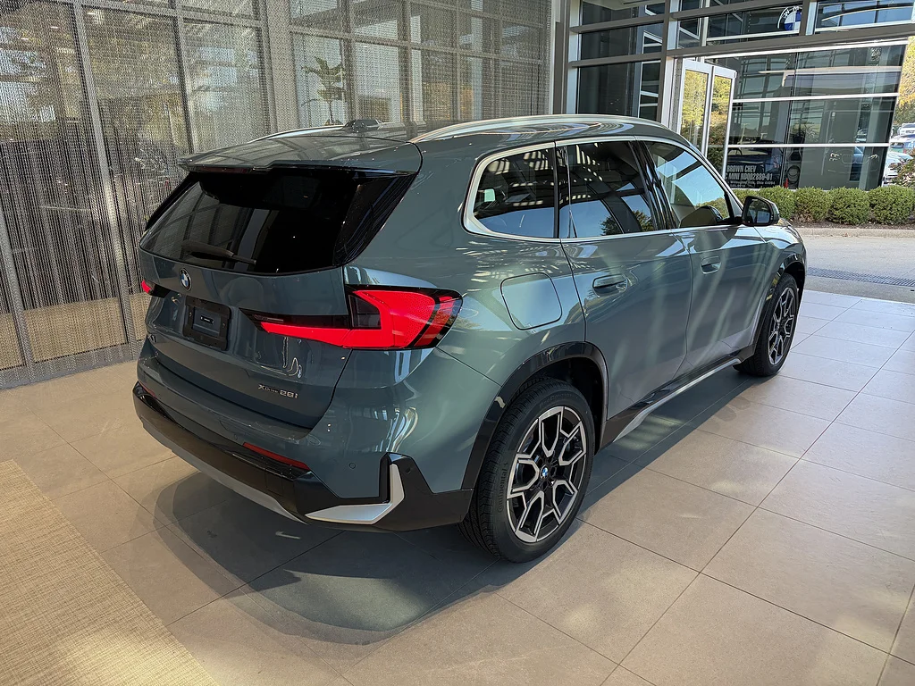 New 2027  BMW xDrive28i image 6