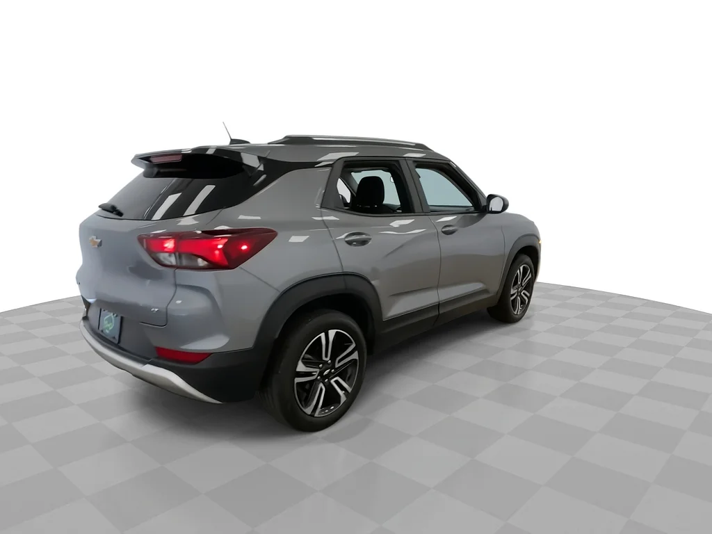Used 2023 Sterling Gray Metallic Chevrolet LT image 9