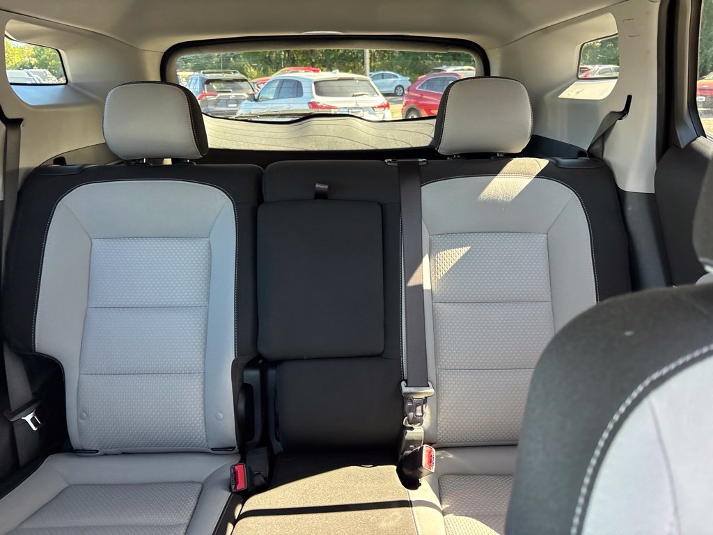 Used 2023 White GMC SLE image 21