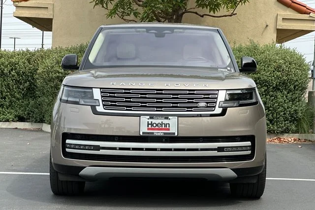 Used 2023 Lantau Bronze Metallic Land Rover Autobiography image 8