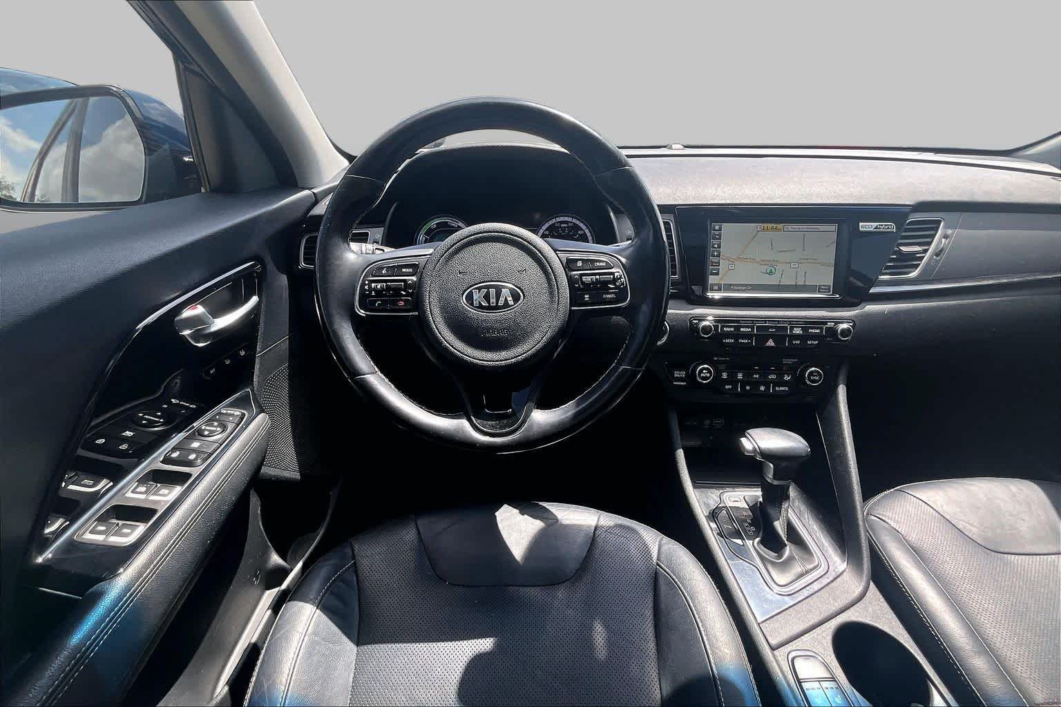 Used 2018 CERULEAN Kia Touring image 6