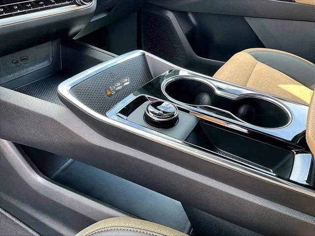 New 2027 Mosaic Black Metallic Chevrolet ACTIV image 13