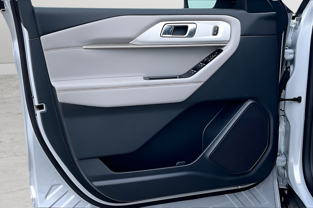New 2026 Space White Metallic Ford Active image 12