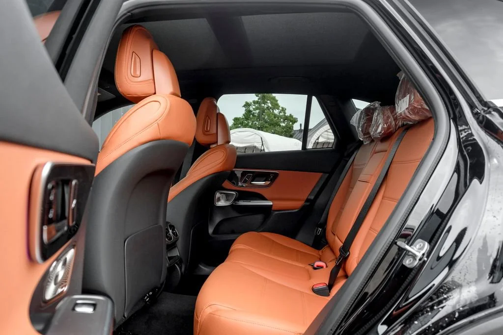 New 2026 Black Mercedes-Benz GLC300 image 16