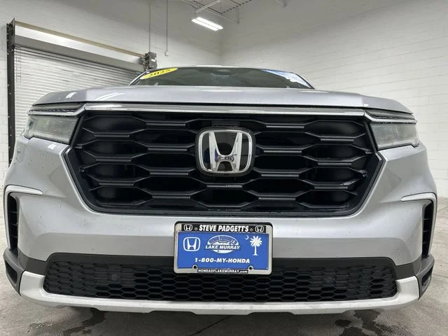 Certified Used 2025 Lunar Silver Metallic Honda EX-L image 10