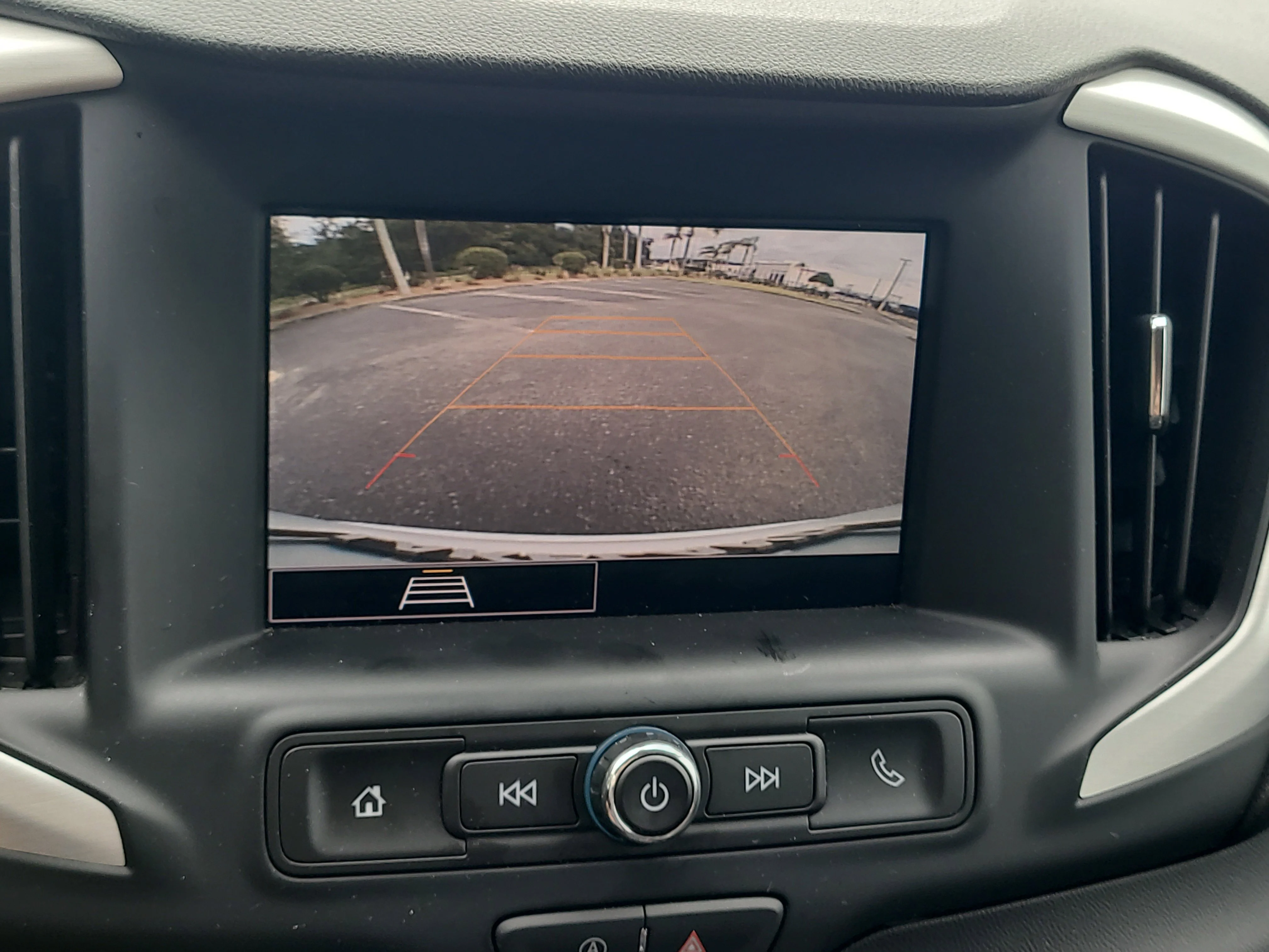 Used 2024 Summit White GMC SLE image 22
