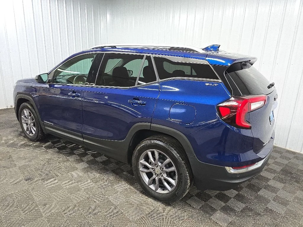 Used 2023 Blue GMC SLT image 9