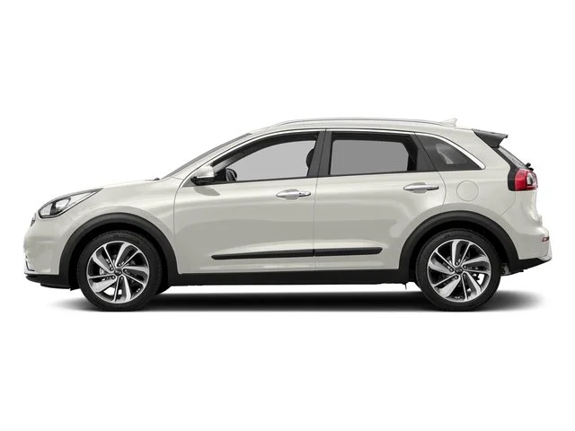 Used 2017 Snow White Pearl Kia FE image 3