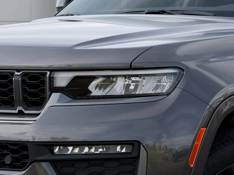 New 2026 Baltic Gray Metallic Clear-Coat Exterior Paint Jeep Limited Reserve image 36