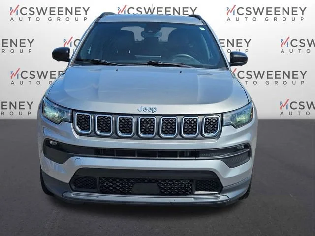 Used 2023 Gray Jeep Latitude image 8