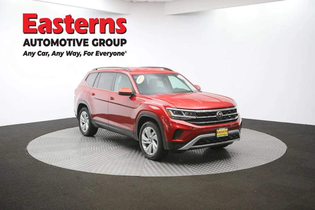Used 2022 Red Volkswagen 3.6L V6 SE w/Technology image 45