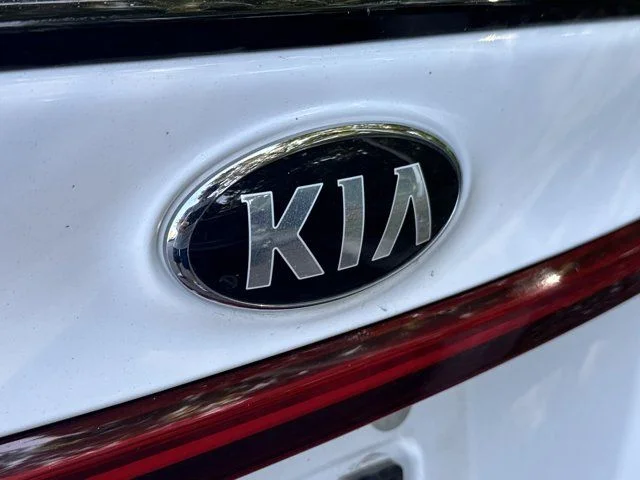 Used 2021 White Kia GT-Line image 8