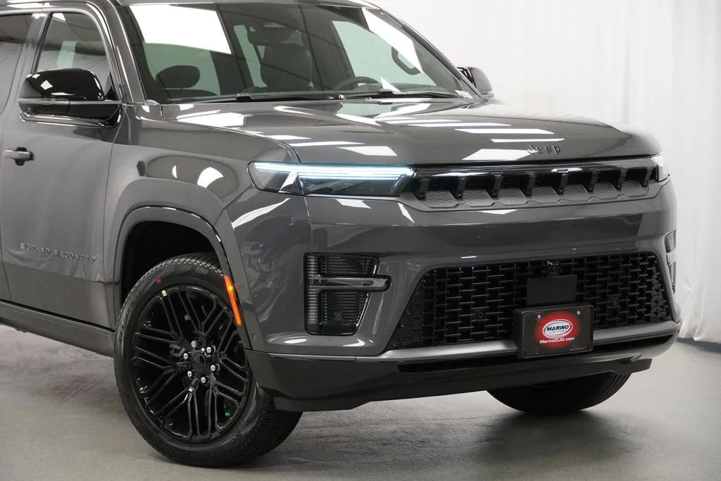 New 2026 Baltic Gray Metallic Clearcoat Jeep Limited Reserve image 3