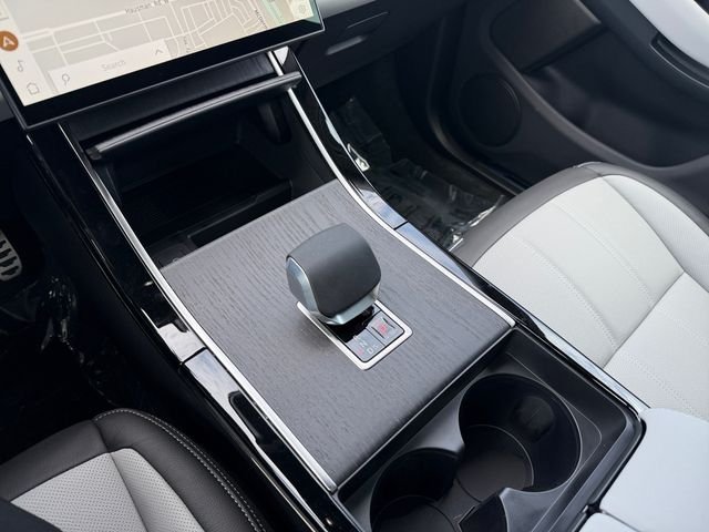 New 2026 Fuji White Land Rover Hoxton Edition image 24