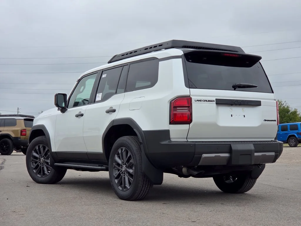 New 2027 Wind Chill Pearl Toyota Base image 26