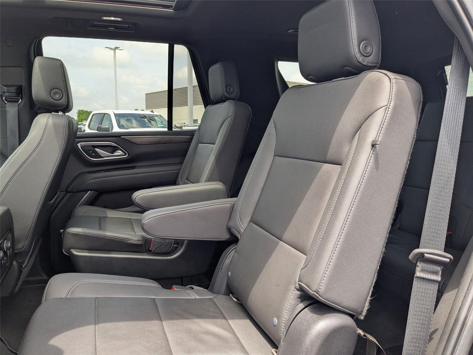 Used 2022 Black Chevrolet Z71 image 25
