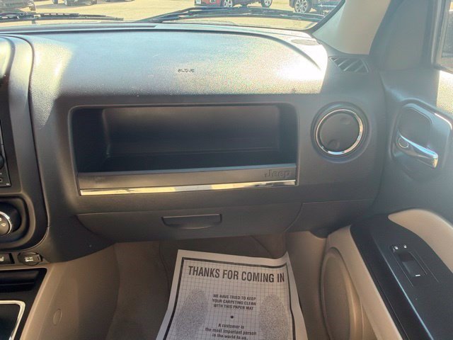 Used 2014 Rugged Brown Pearlcoat Jeep Latitude image 21