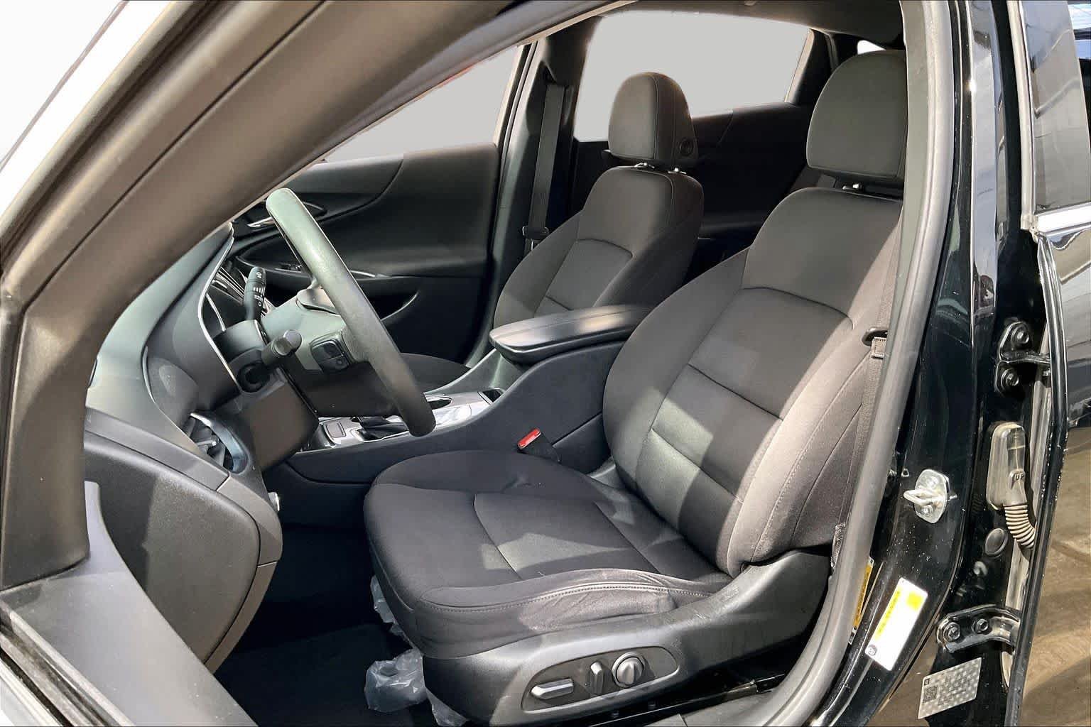 Used 2020 Mosaic Black Metallic Chevrolet LT image 8