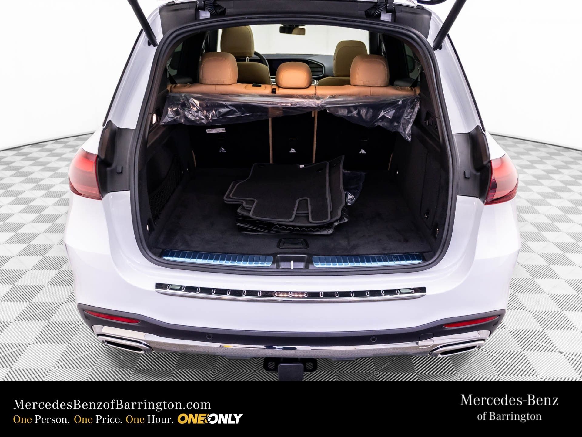 New 2026 MANUFAKTUR Moonlight White Metallic Mercedes-Benz GLE 350 image 34