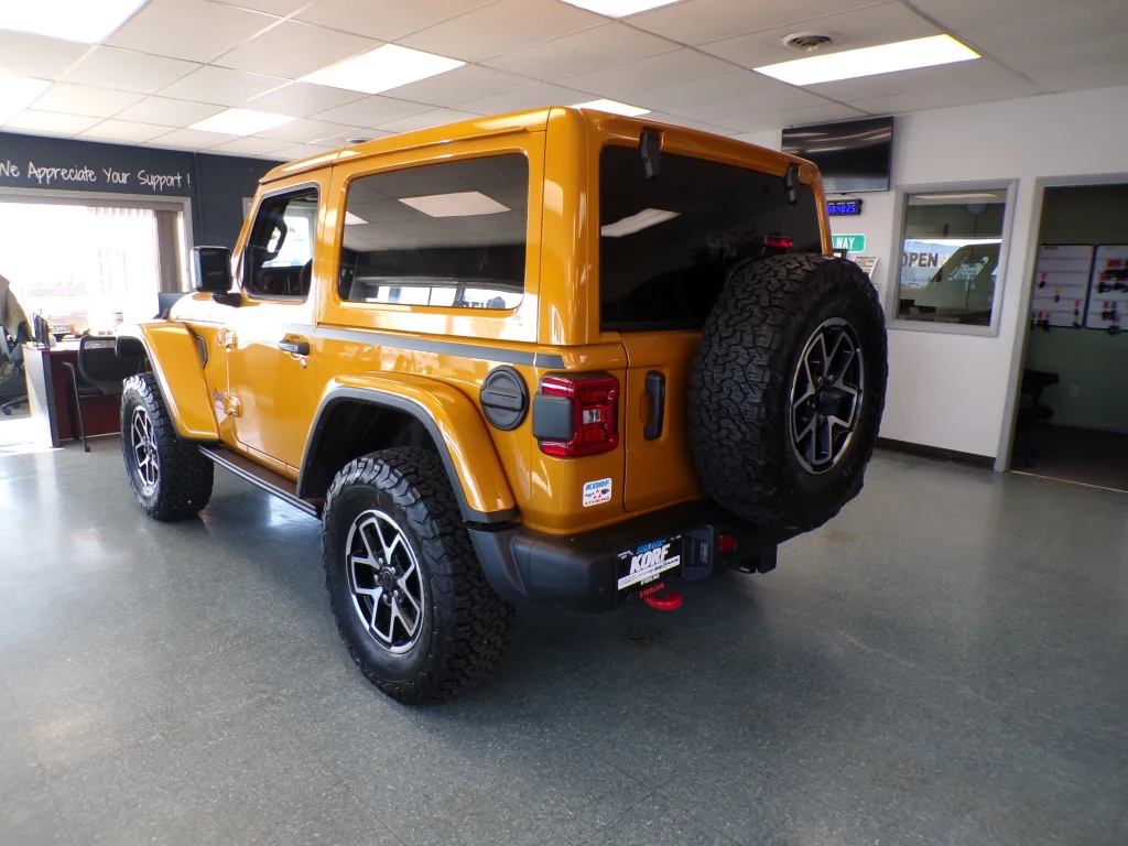 New 2026 Goldilocks Exterior Paint Jeep Rubicon X image 7