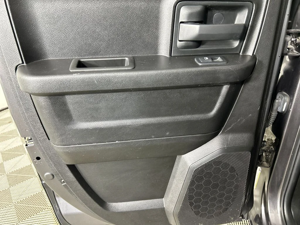Used 2019 Gray Ram Express image 18