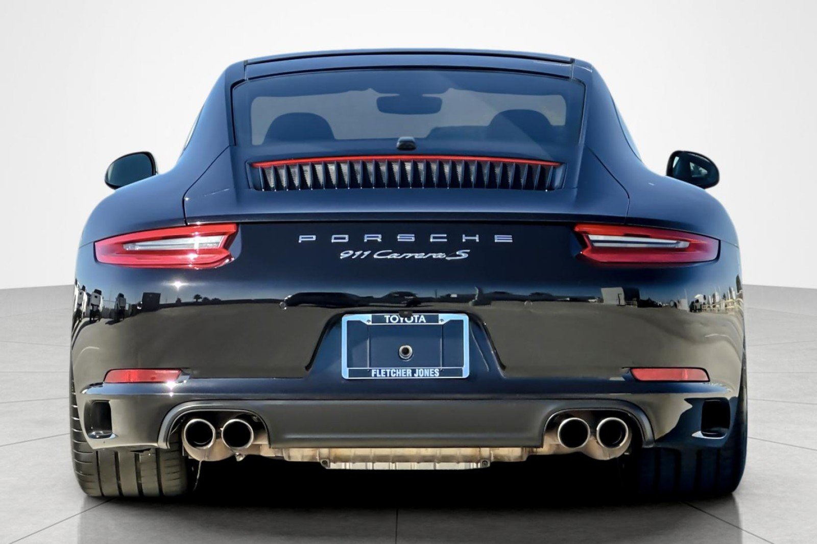 Used 2018 BLACK Porsche Carrera S image 4